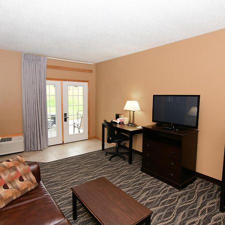 Cobblestone Inn & Suites - Denison | Majestic Hills Exterior foto