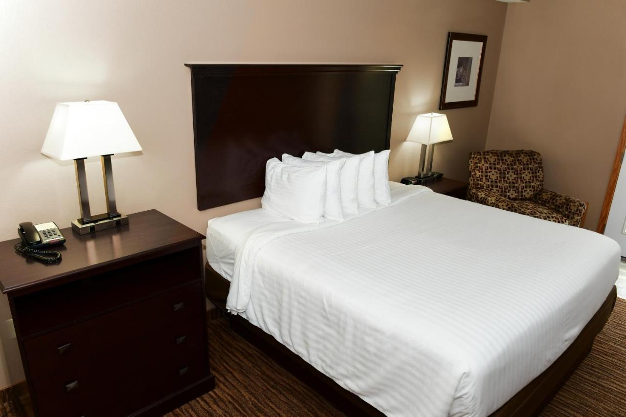 Cobblestone Inn & Suites - Denison | Majestic Hills Exterior foto