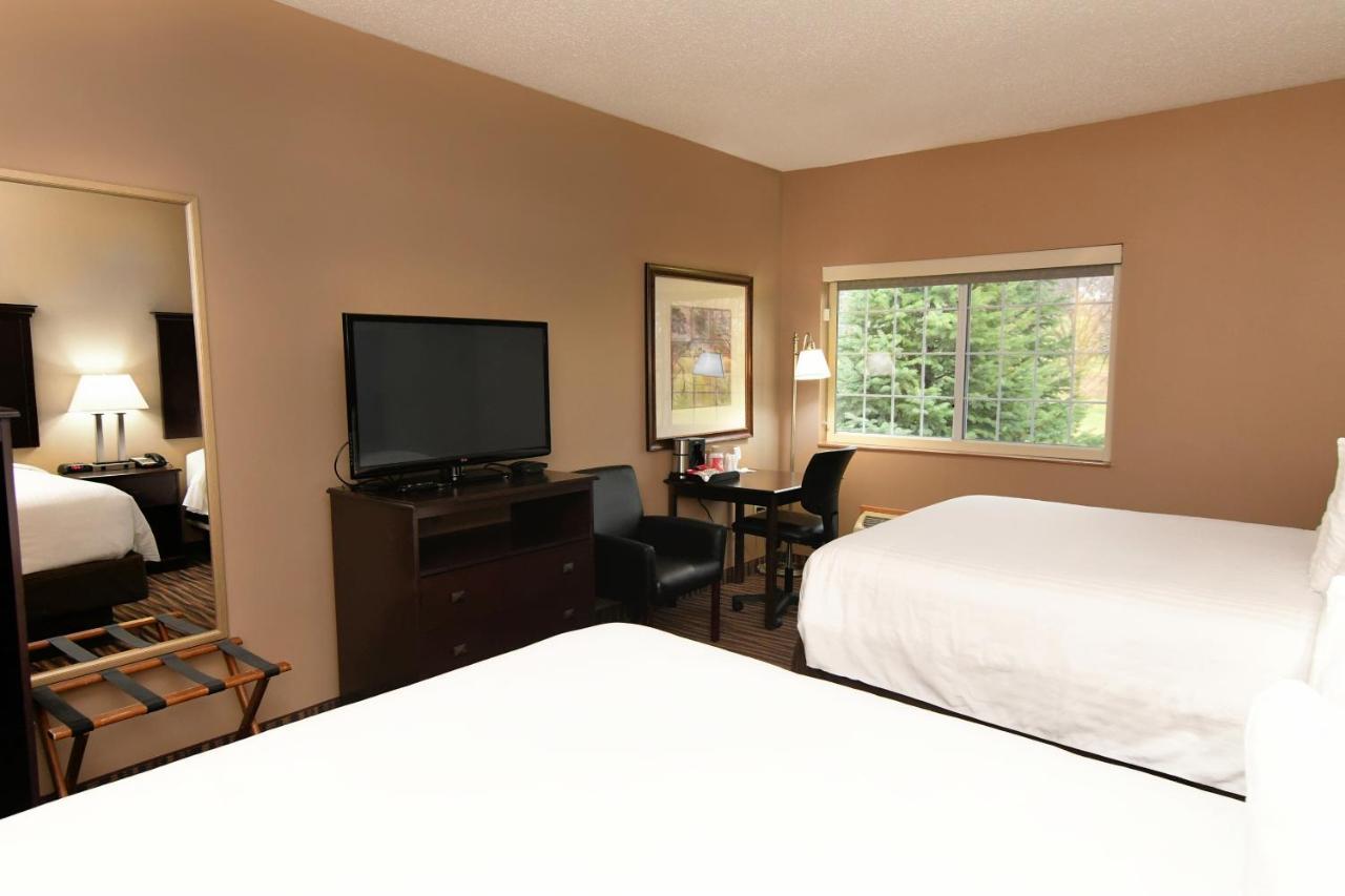Cobblestone Inn & Suites - Denison | Majestic Hills Exterior foto