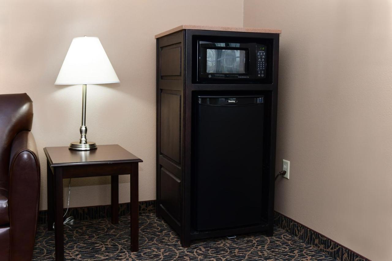 Cobblestone Inn & Suites - Denison | Majestic Hills Exterior foto