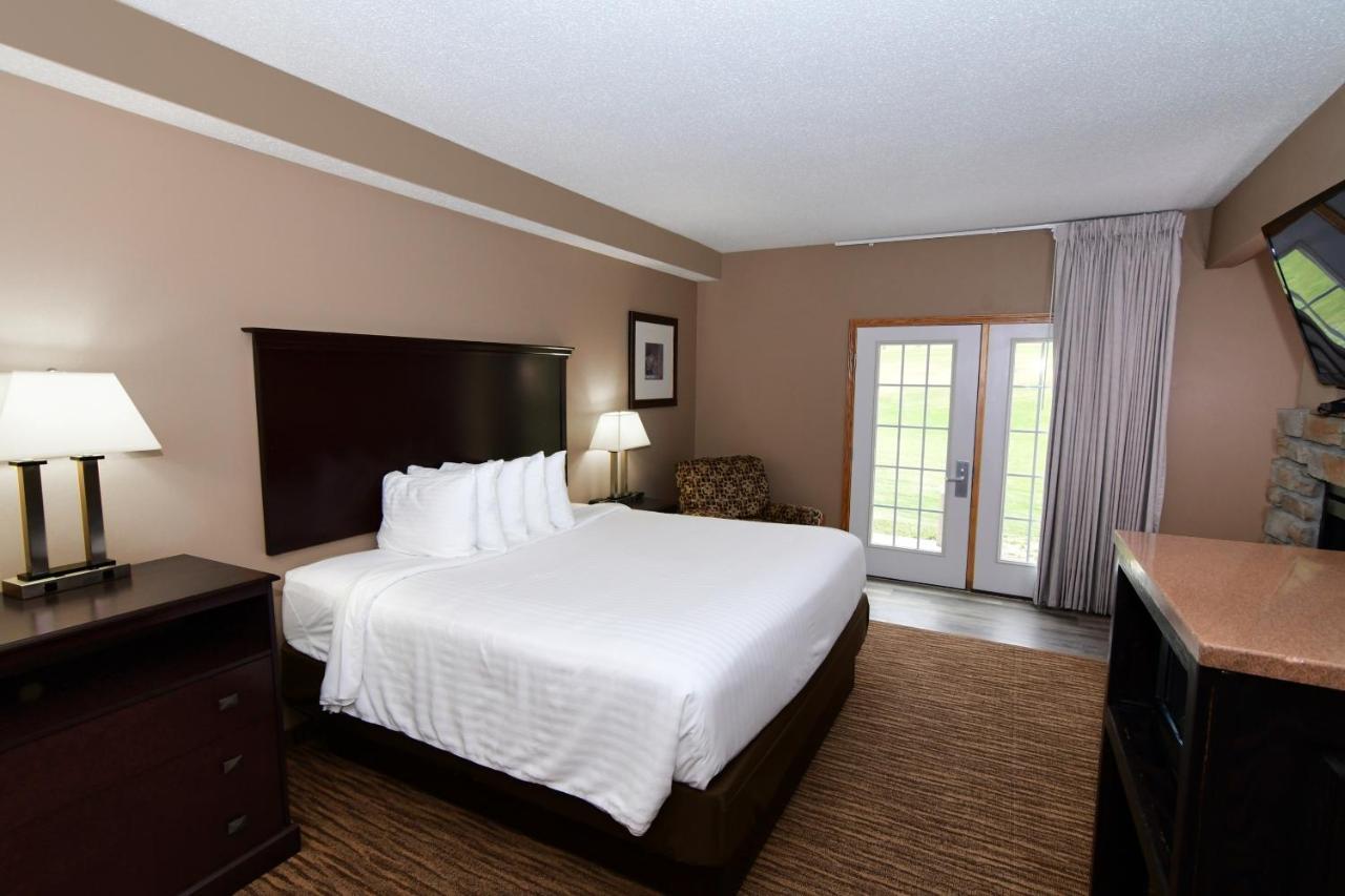Cobblestone Inn & Suites - Denison | Majestic Hills Exterior foto