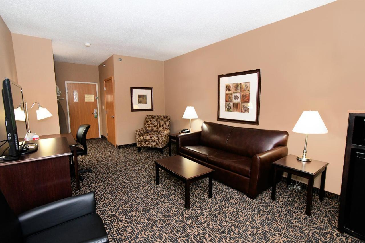 Cobblestone Inn & Suites - Denison | Majestic Hills Exterior foto