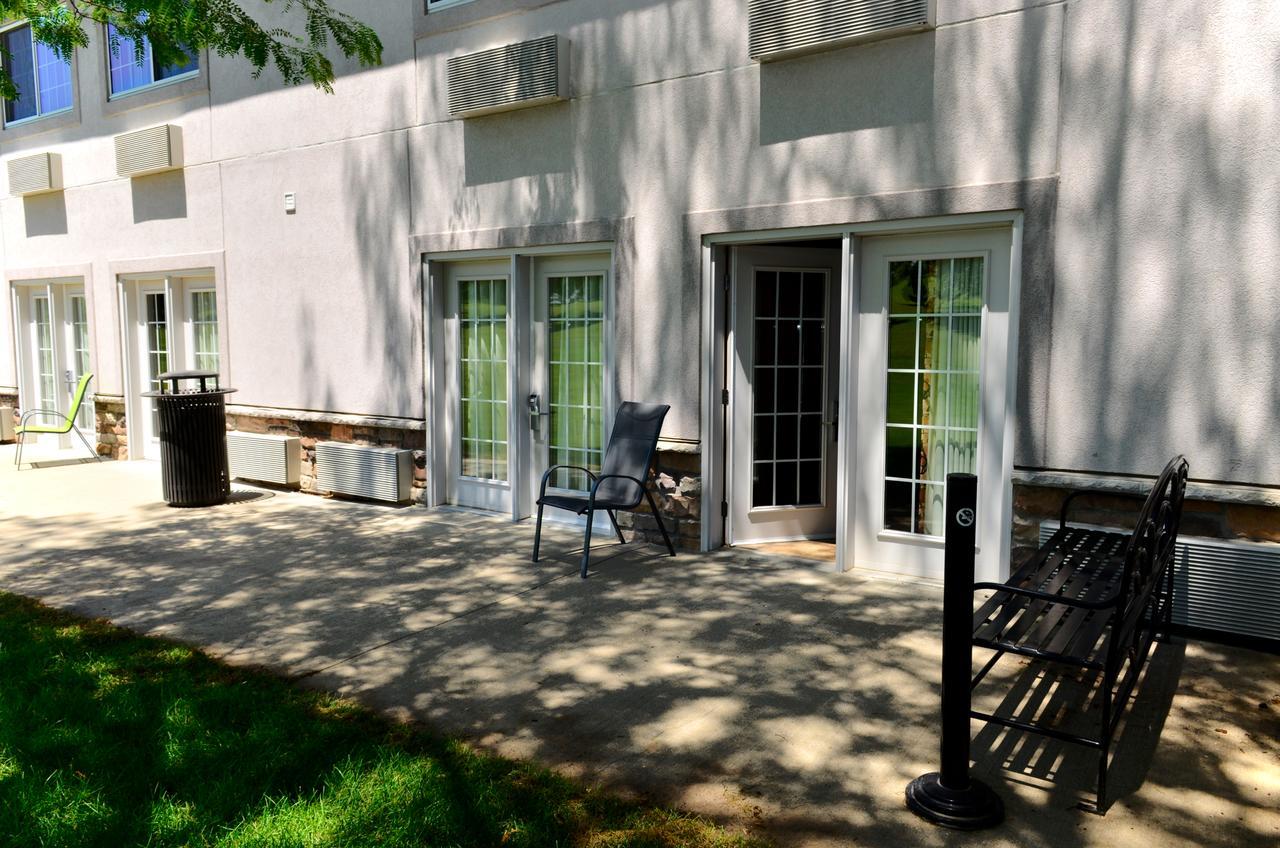 Cobblestone Inn & Suites - Denison | Majestic Hills Exterior foto